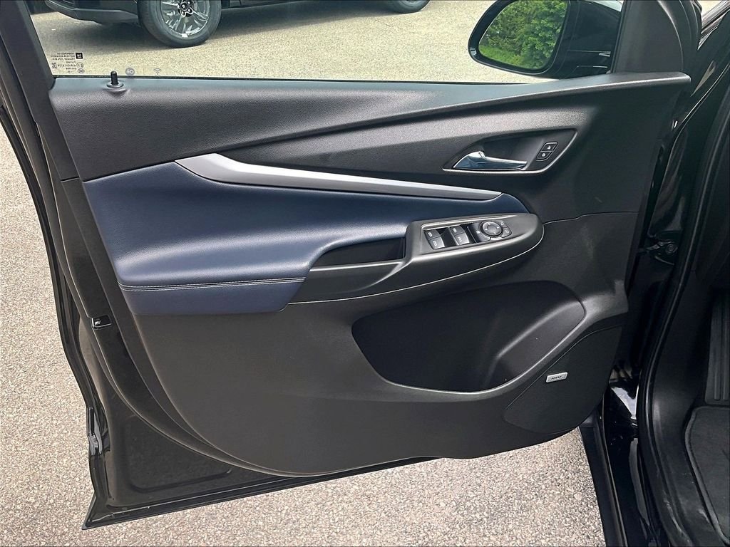 Used 2022 Chevrolet Bolt EUV Premier w/ Launch Edition FWD image 9