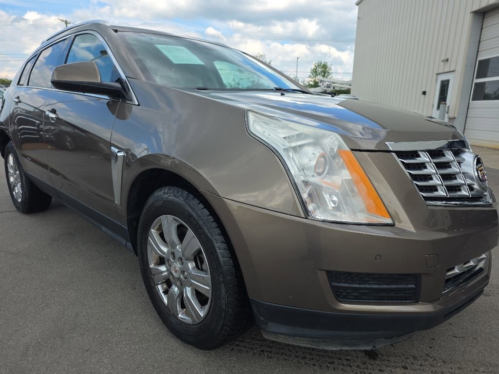 Used 2016 Cadillac SRX Luxury w/ Driver Awareness Package FWD image 3