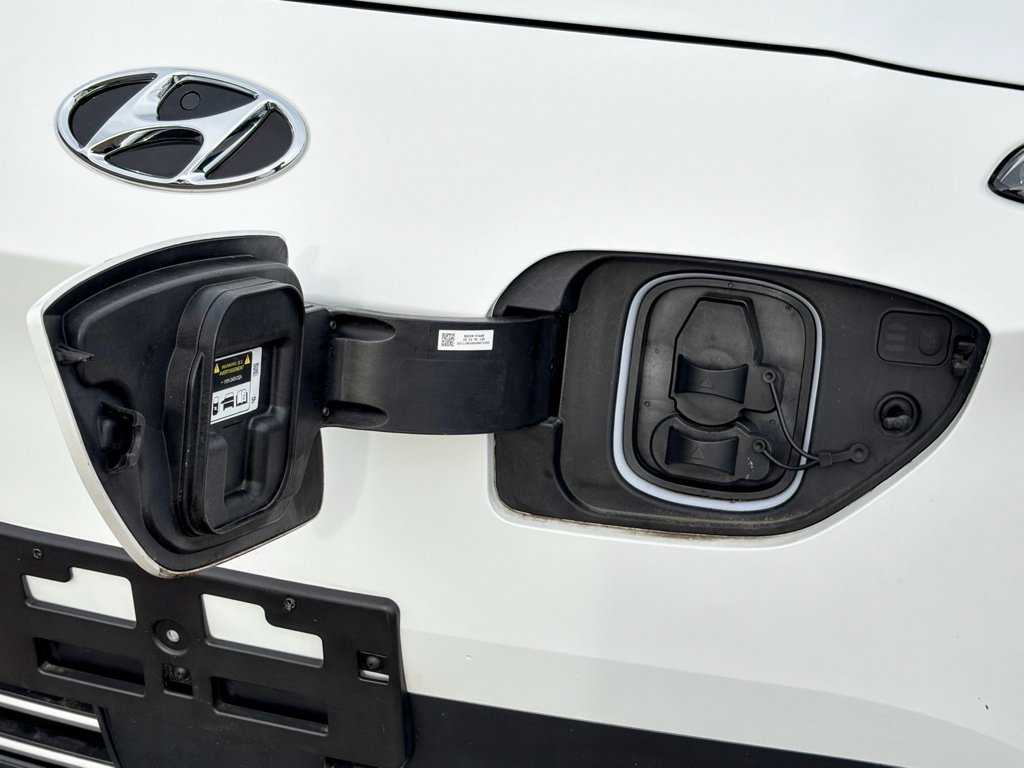 Used 2023 Hyundai Kona Limited image 5