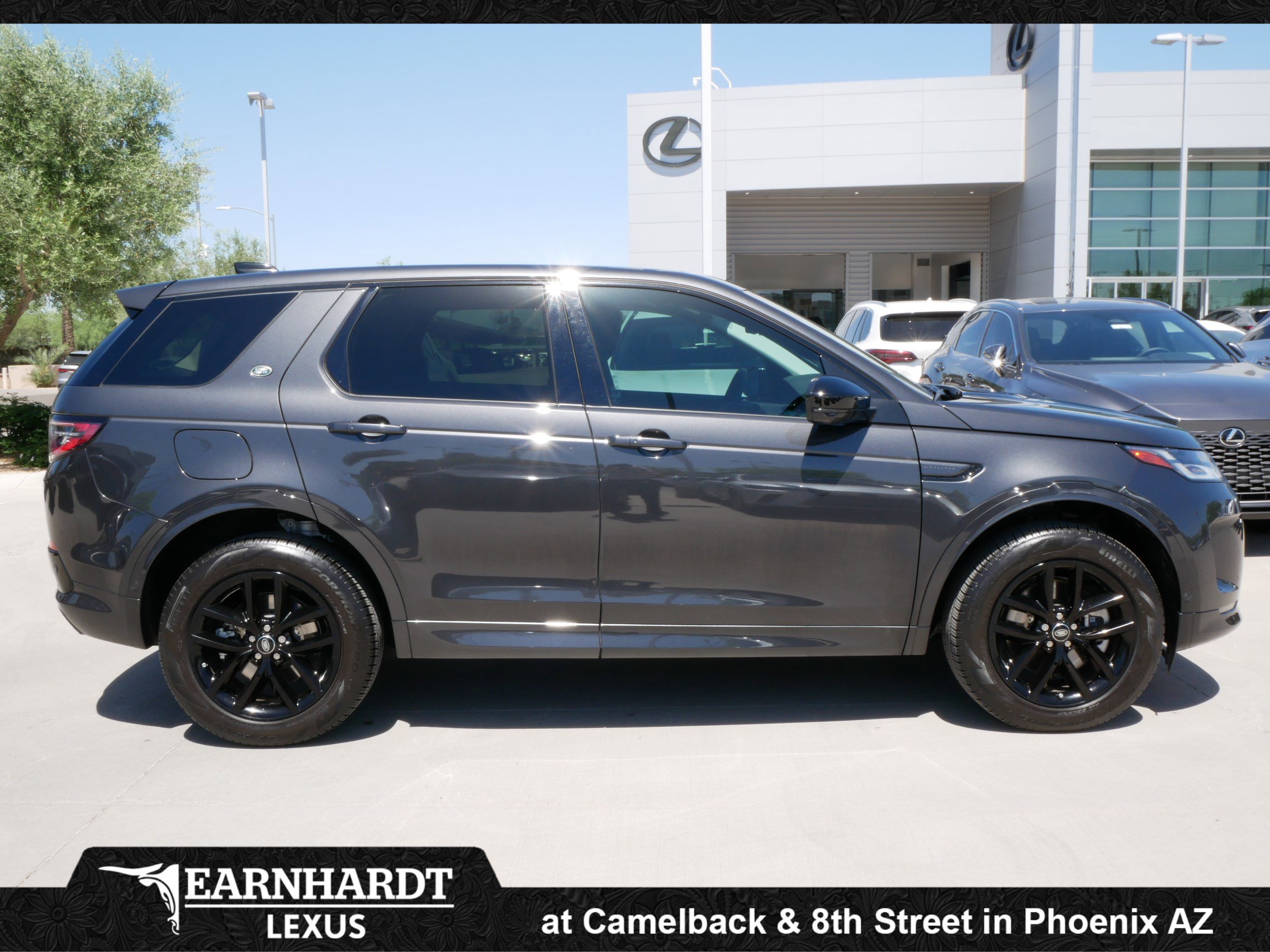 Used 2025 Land Rover Discovery Sport S image 11