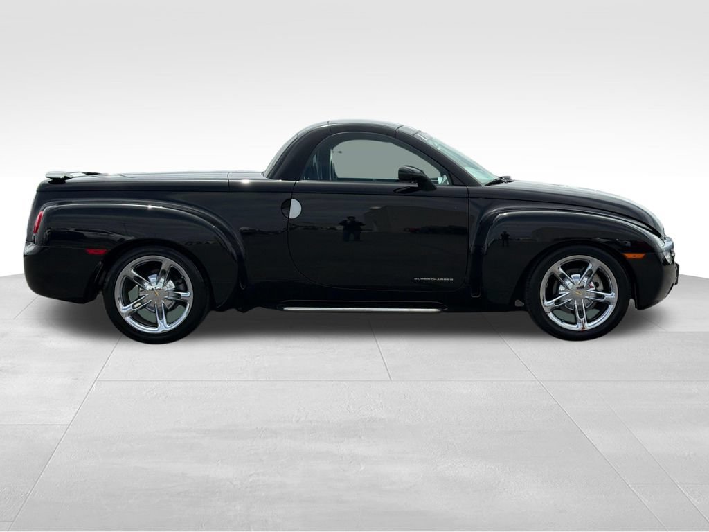 Used 2005 Chevrolet SSR w/ Preferred Equipment Group RWD image 19