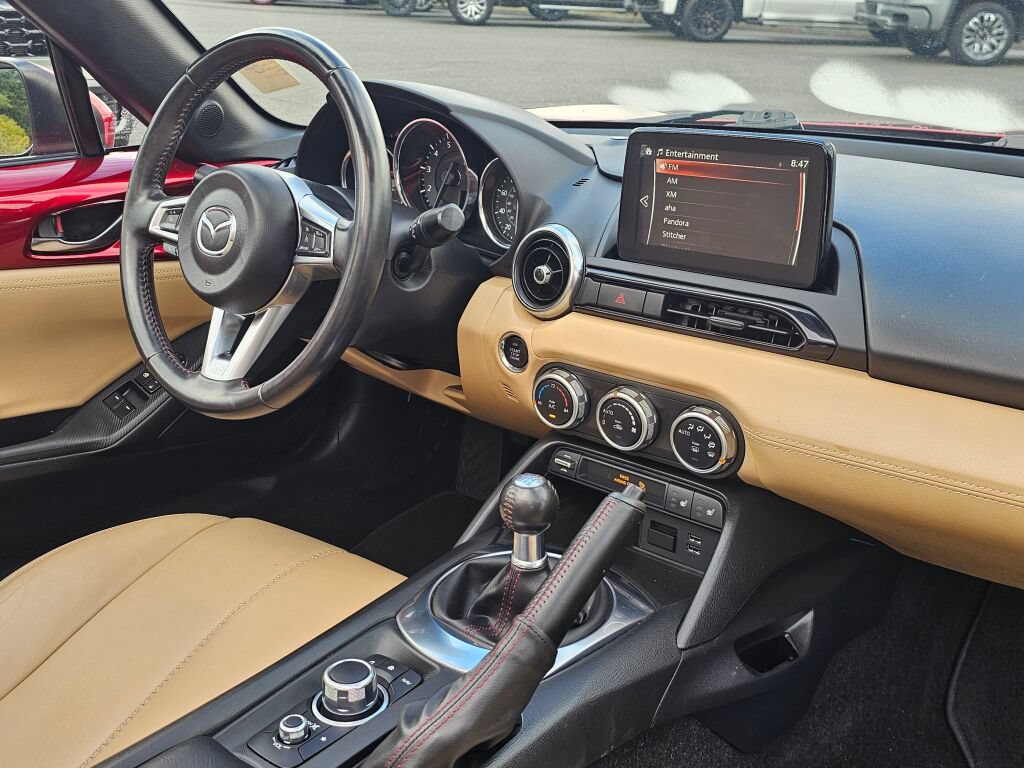 Used 2019 MAZDA MX-5 Miata RF Grand Touring w/ GT-S Package RWD image 29
