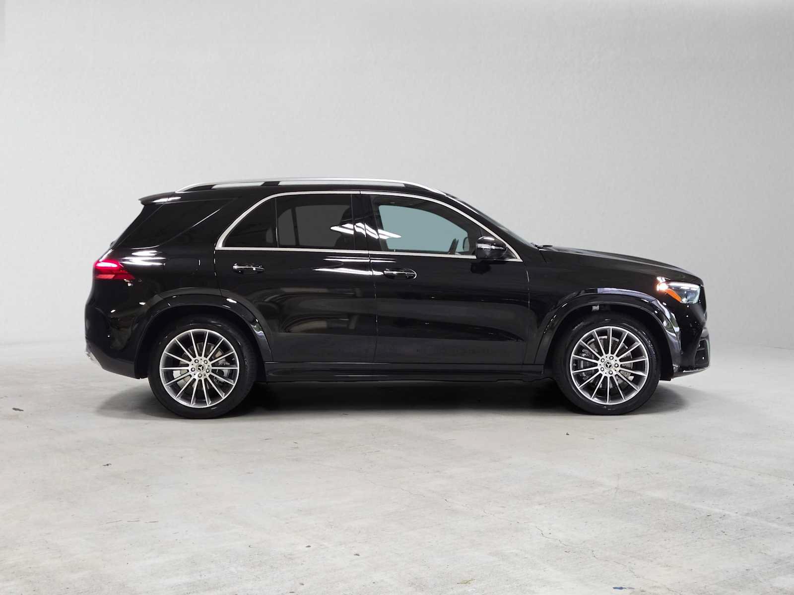Used 2026 Mercedes-Benz GLE 450 4MATIC image 2