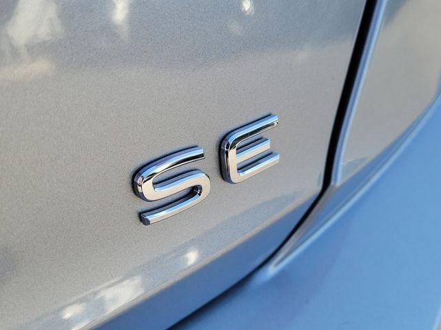 Used 2026 Volkswagen Jetta SE FWD image 6