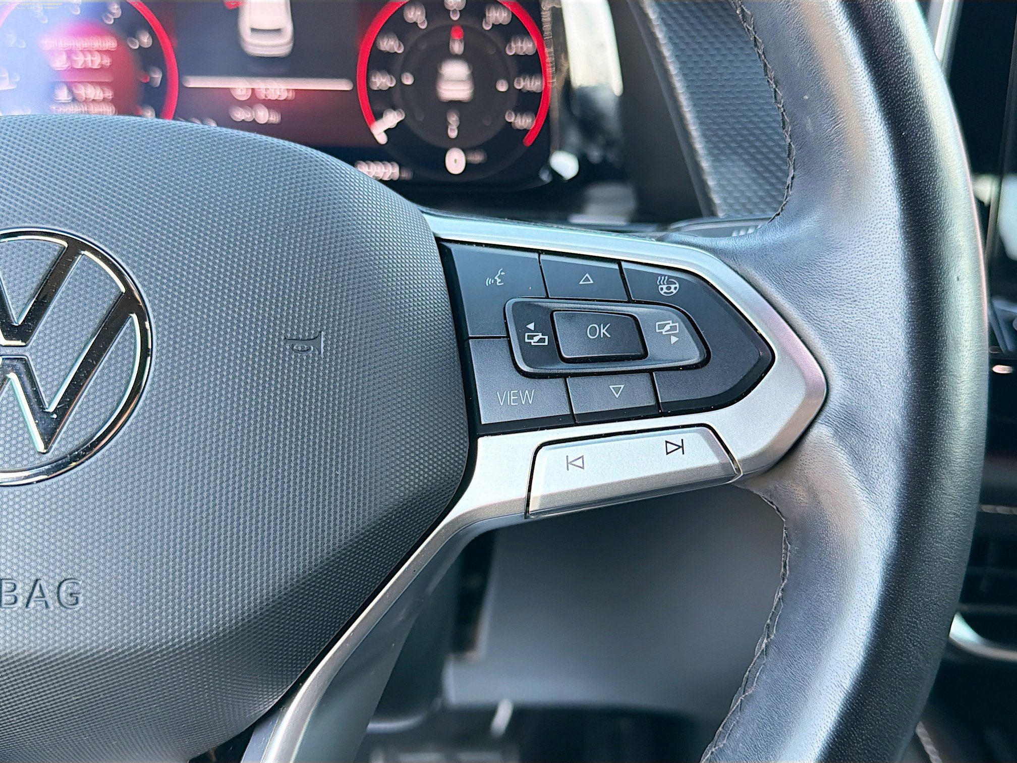 Used 2024 Volkswagen Atlas Cross Sport SEL Premium R-Line image 38