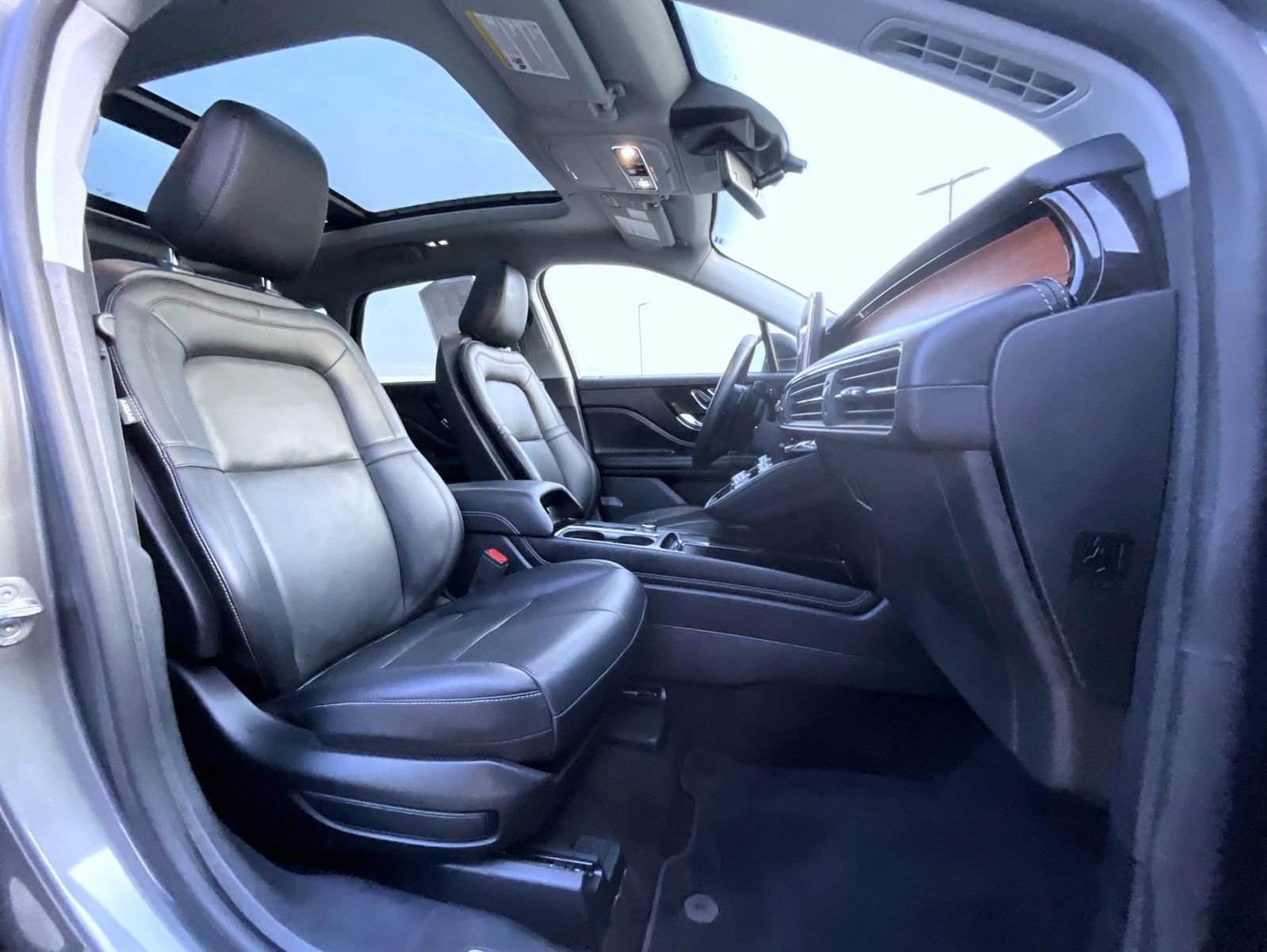 Certified 2021 Lincoln Corsair Reserve w/ Equipment Group 201A image 16