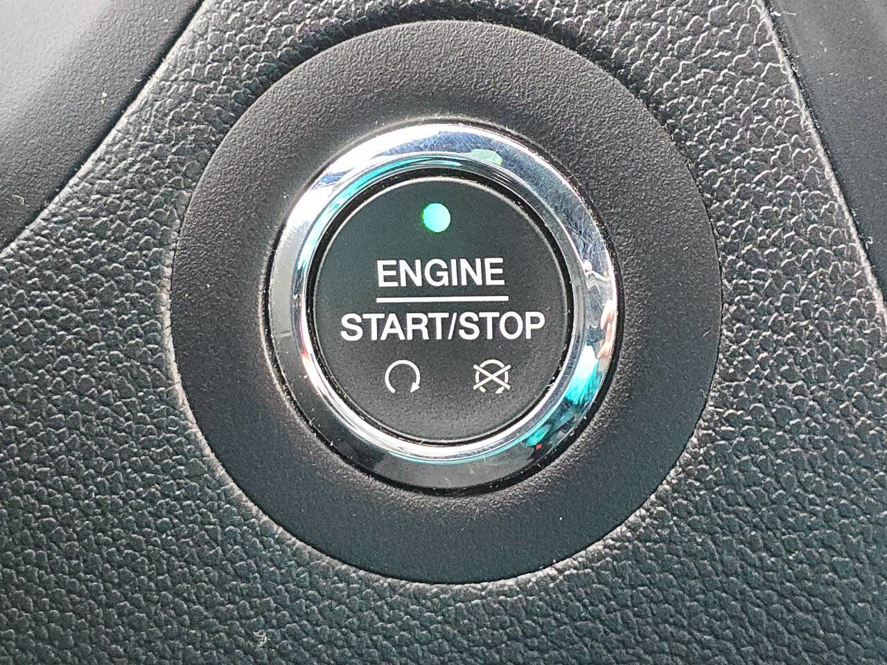 Used 2017 Ford Explorer XLT w/ Equipment Group 201A image 20