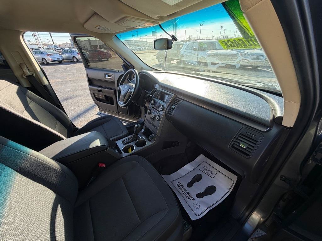 Used 2017 Ford Flex SE FWD image 25