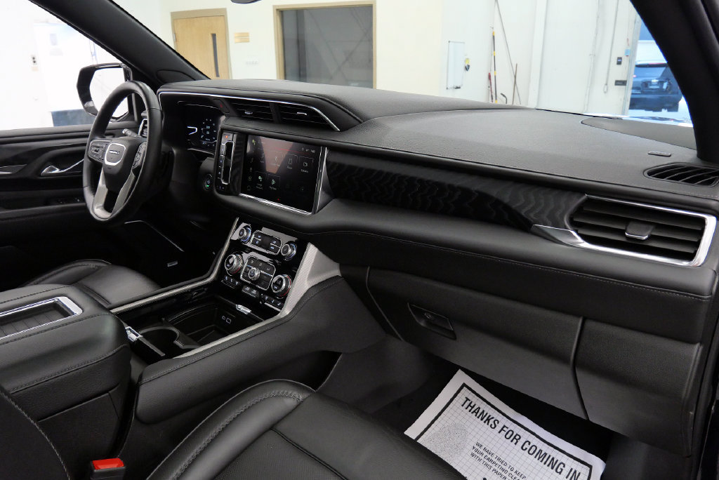Used 2023 GMC Yukon XL Denali AWD/4WD image 16