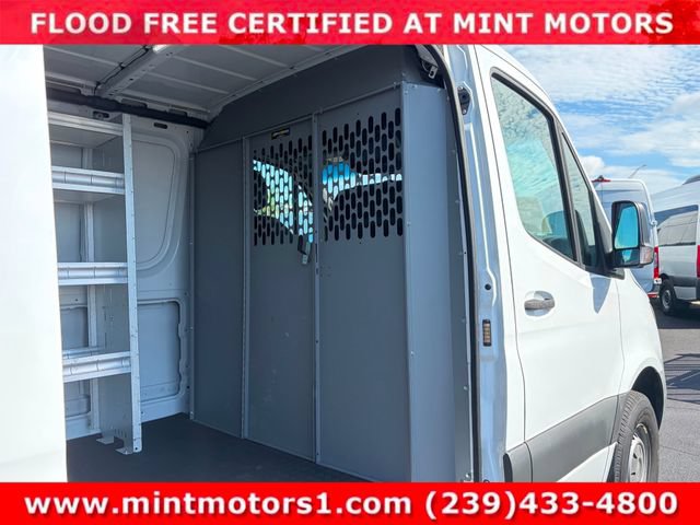 Used 2019 Freightliner Sprinter 2500 RWD image 9