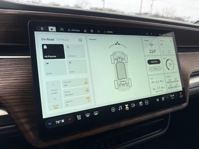 Used 2023 Rivian R1S Adventure image 29