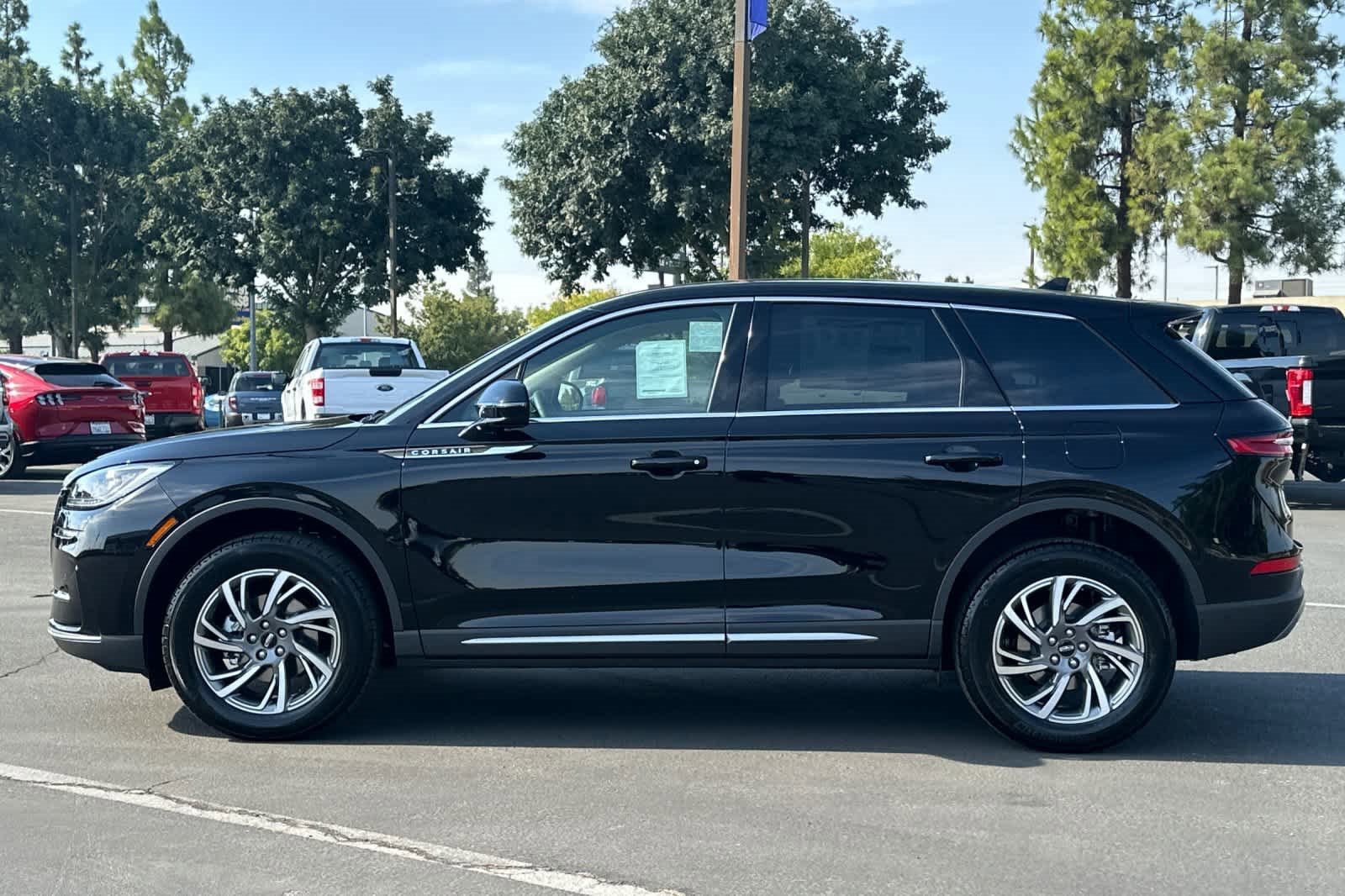 Used 2025 Lincoln Corsair Premiere w/ Equipment Group 101A image 6