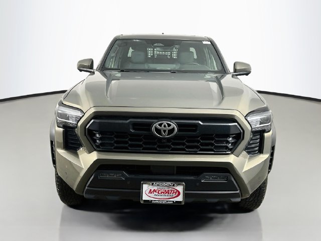Used 2024 Toyota Tacoma TRD Off-Road w/ TRD Off Road Premium Package AWD/4WD image 17