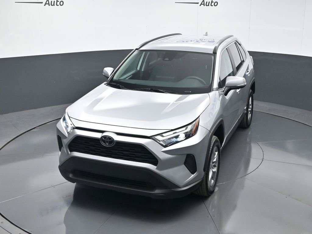 Used 2025 Toyota RAV4 XLE image 48