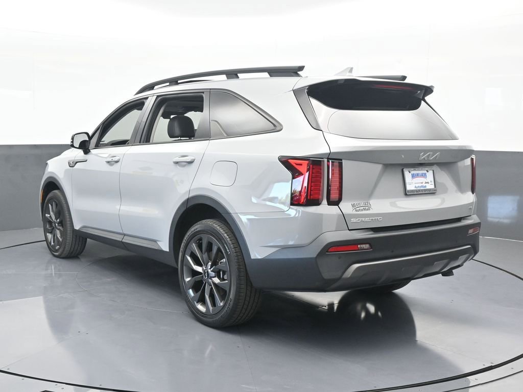 Used 2023 Kia Sorento X-Line EX image 4