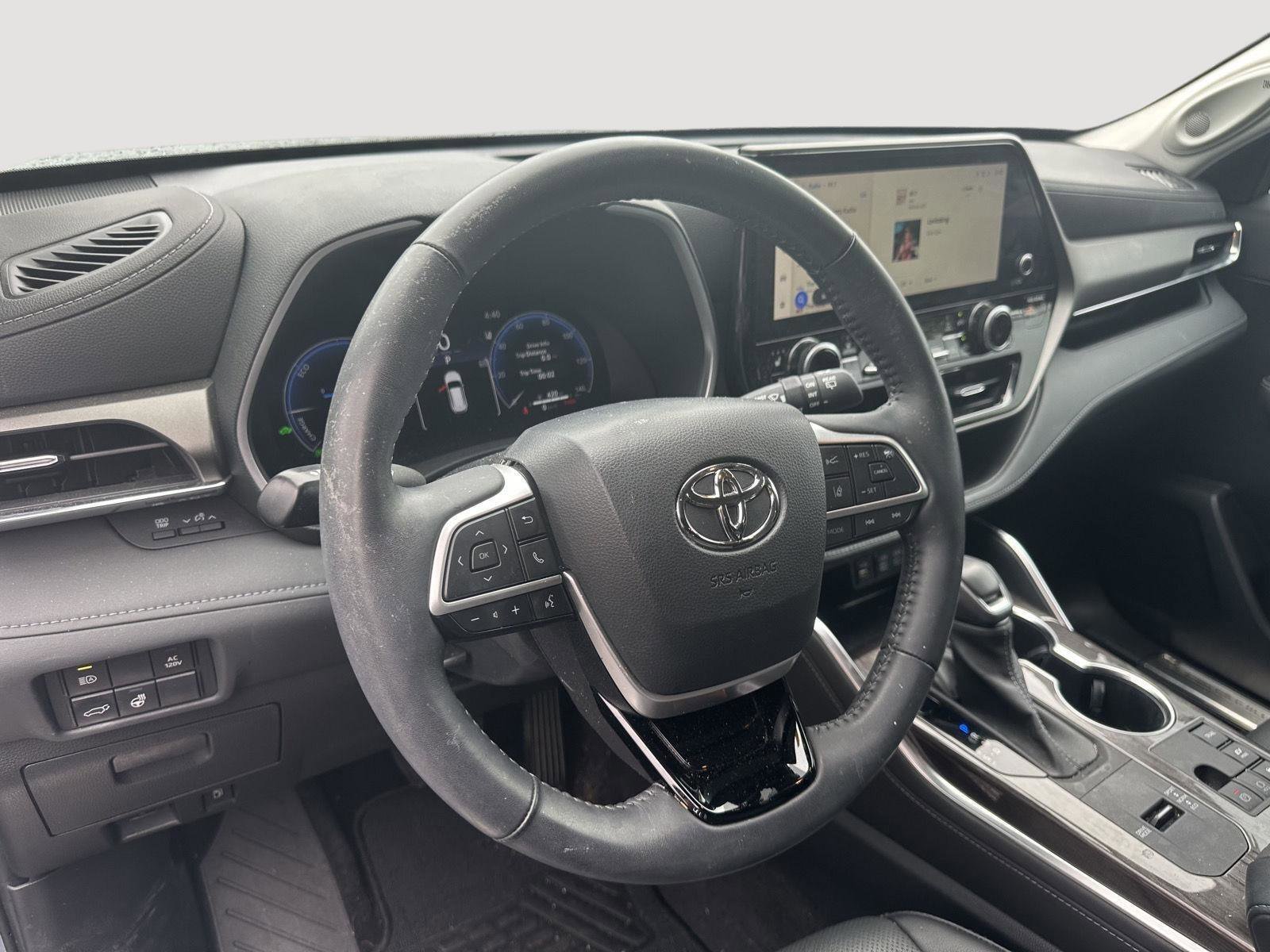 Used 2023 Toyota Highlander Limited AWD/4WD image 53