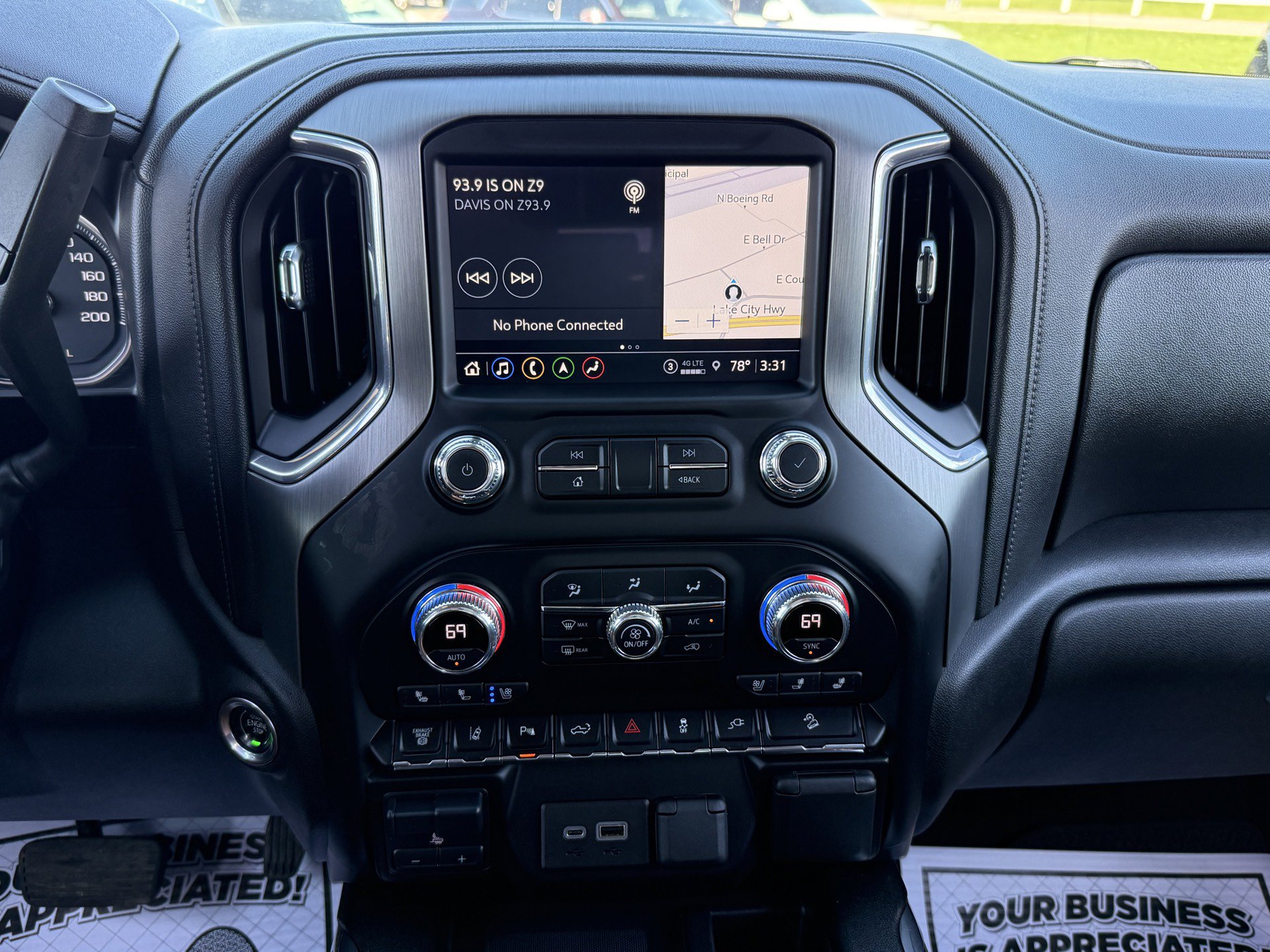 Used 2021 GMC Sierra 3500 Denali w/ Technology Package AWD/4WD image 13