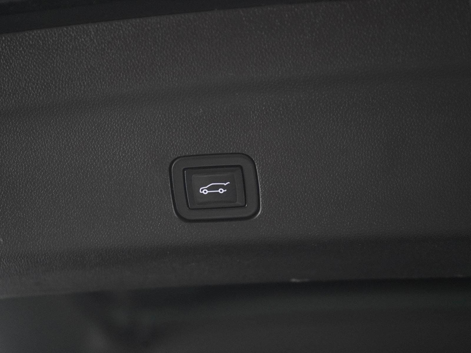 Used 2022 GMC Yukon Denali w/ Denali Premium Package AWD/4WD image 18