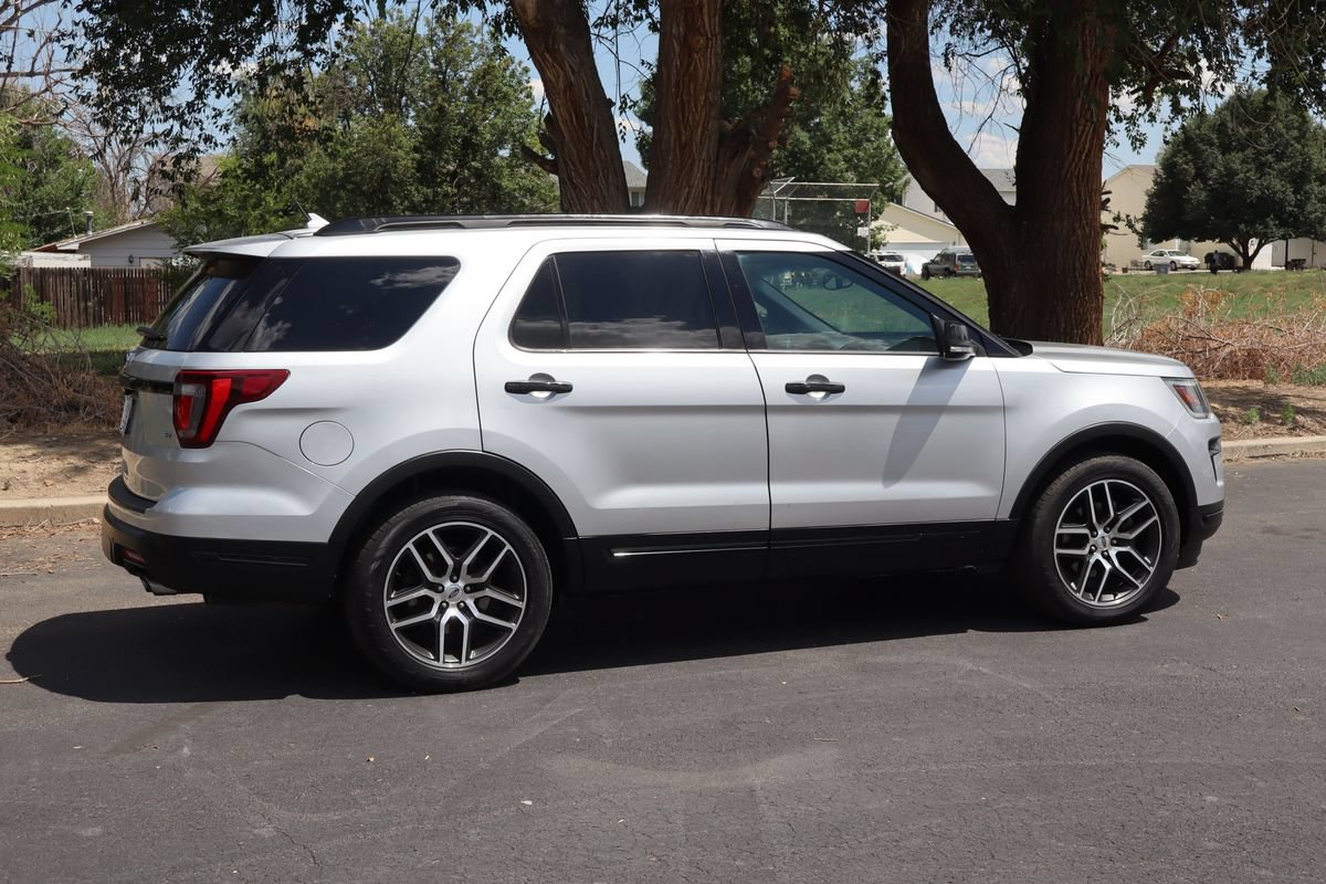 Used 2019 Ford Explorer Sport AWD/4WD image 4