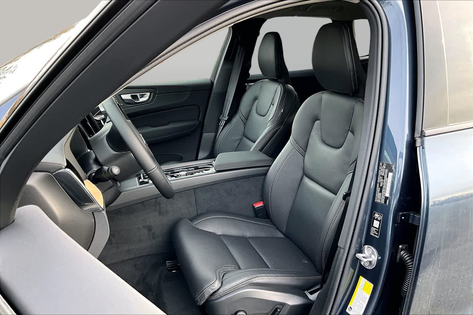New 2026 Volvo XC60 B5 Ultra w/ Protection Package Premier AWD/4WD image 13