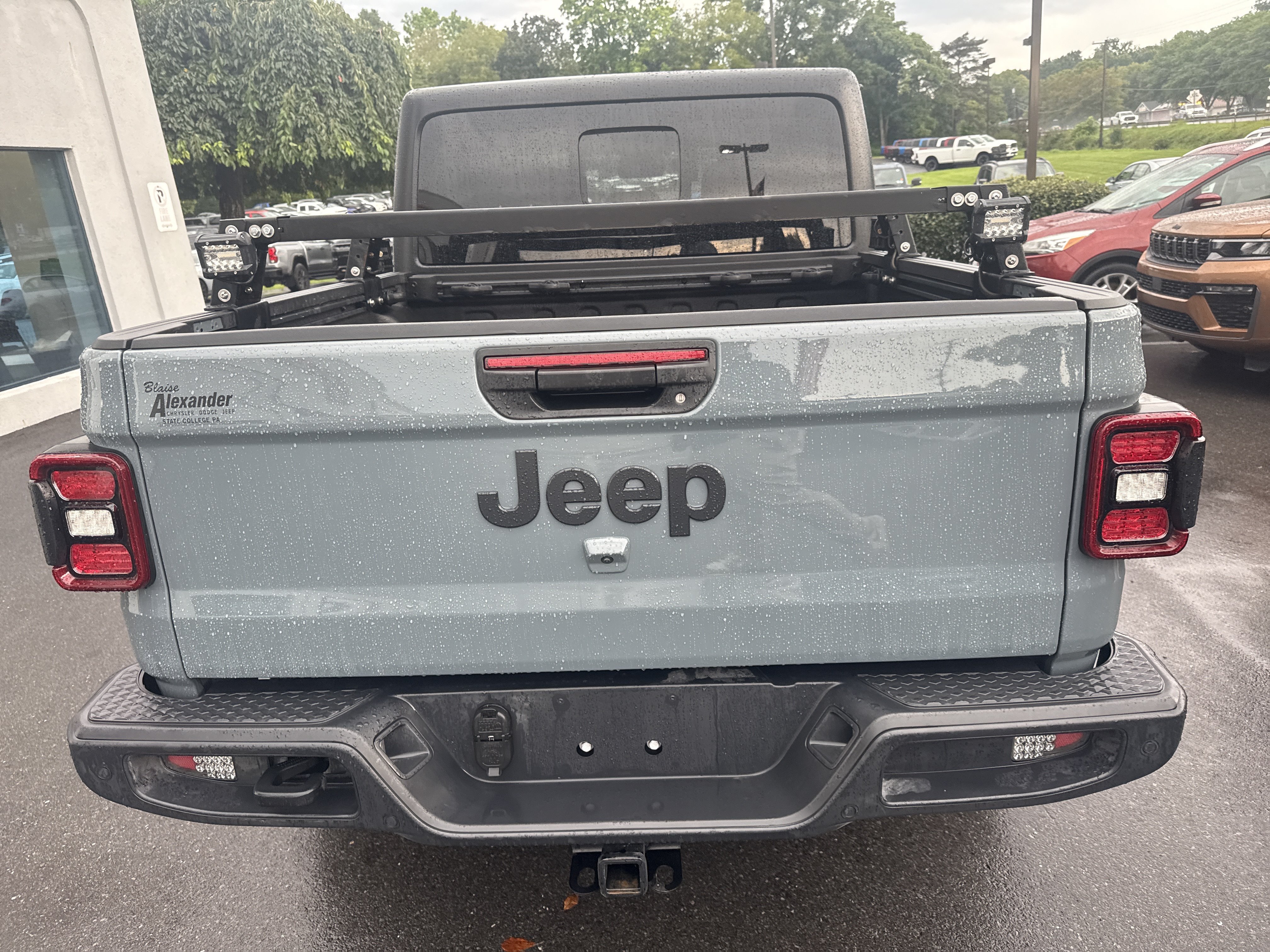 Used 2024 Jeep Gladiator Sport AWD/4WD video 4