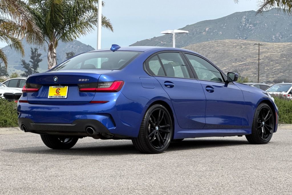 Used 2020 BMW 330i Sedan w/ M Sport Package RWD image 3