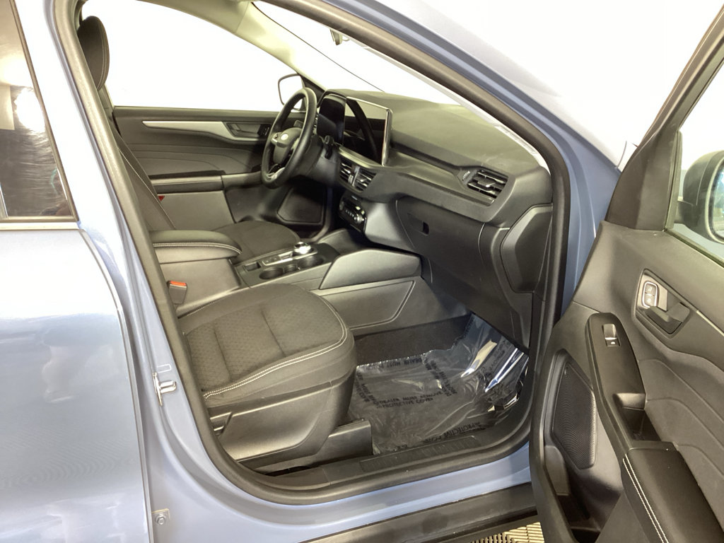 Used 2023 Ford Escape Active w/ Tech Pack #1 AWD/4WD image 6