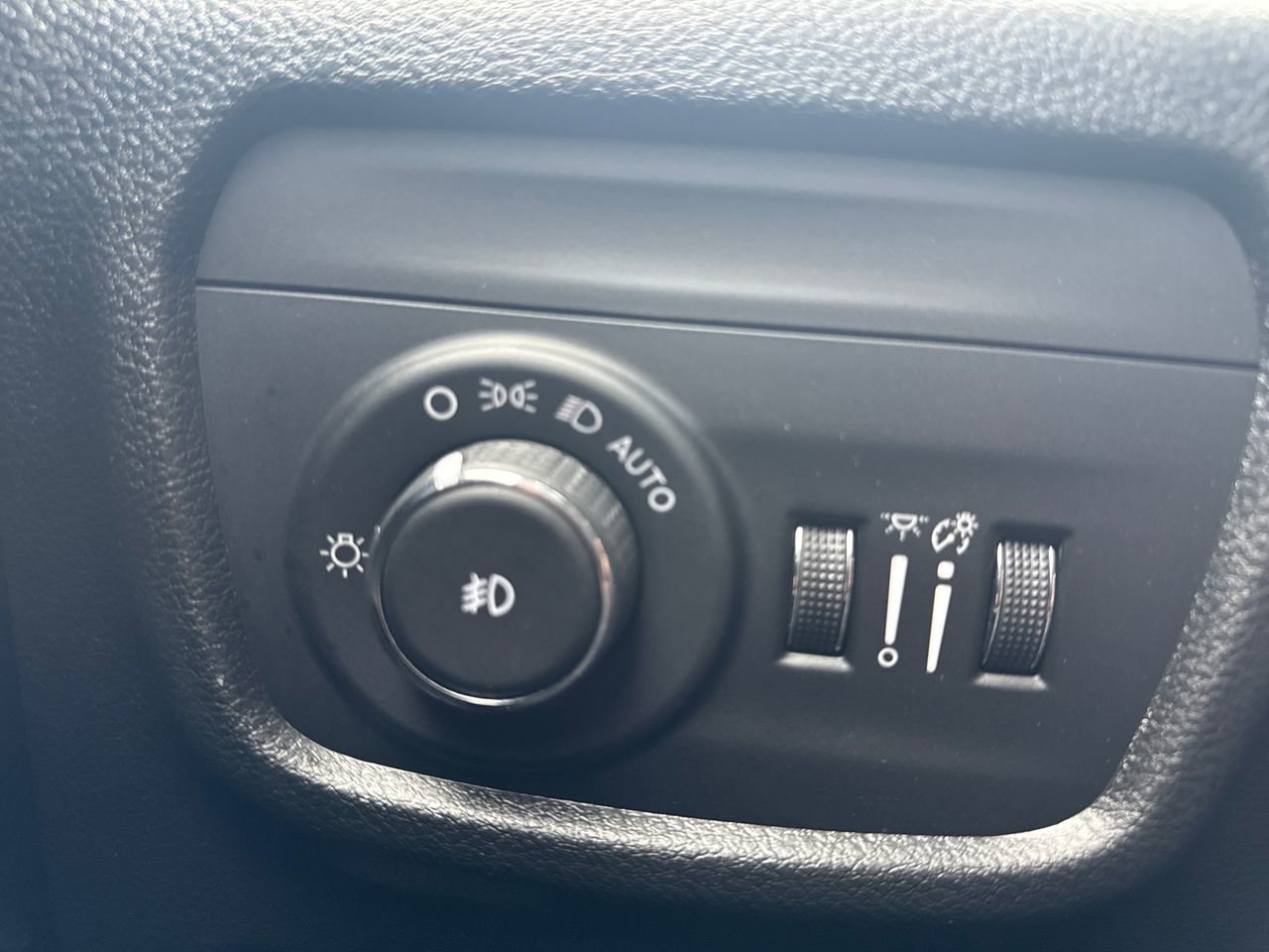 Used 2023 Jeep Grand Cherokee L Limited image 30