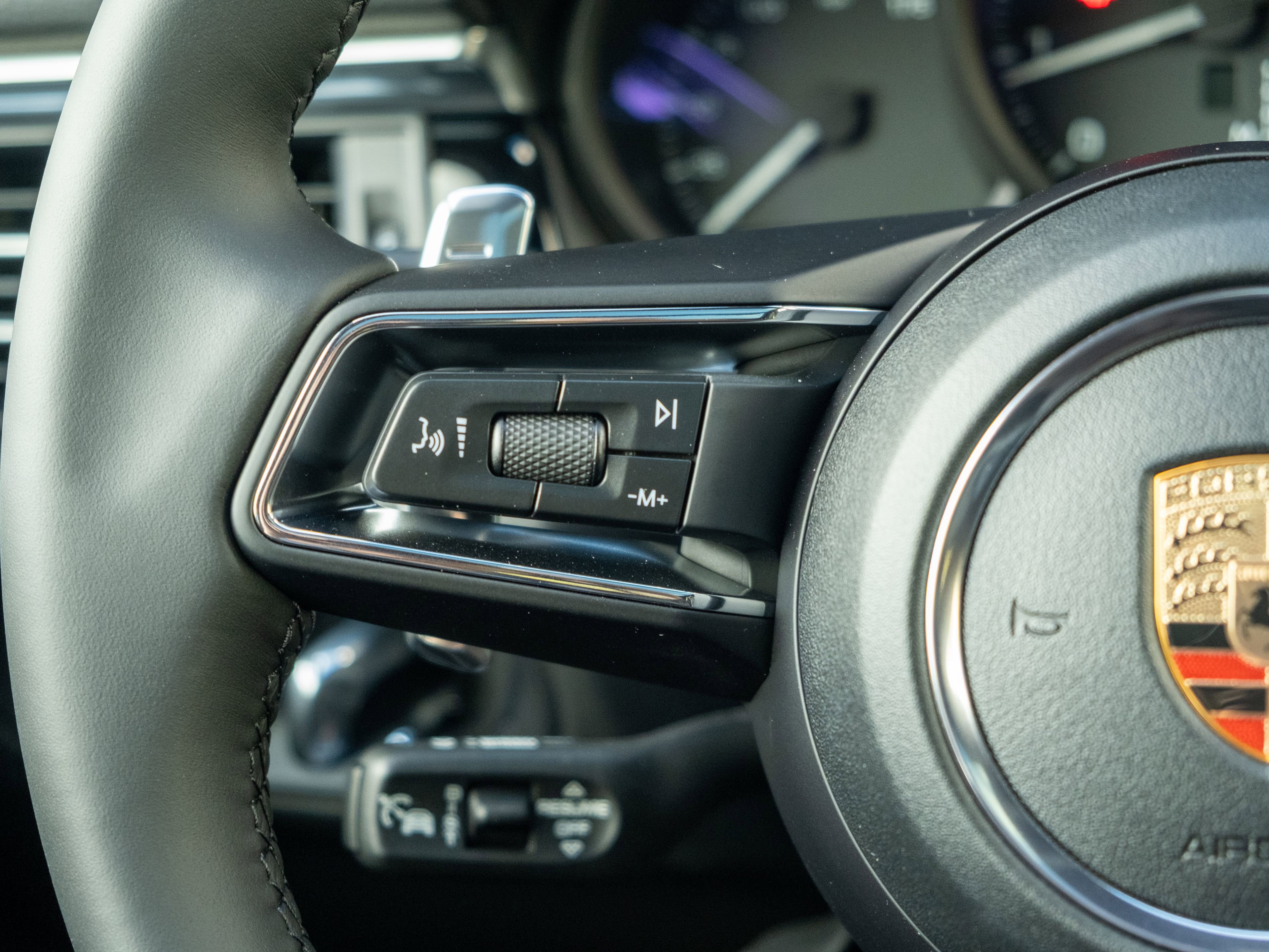 Used 2026 Porsche Macan image 27