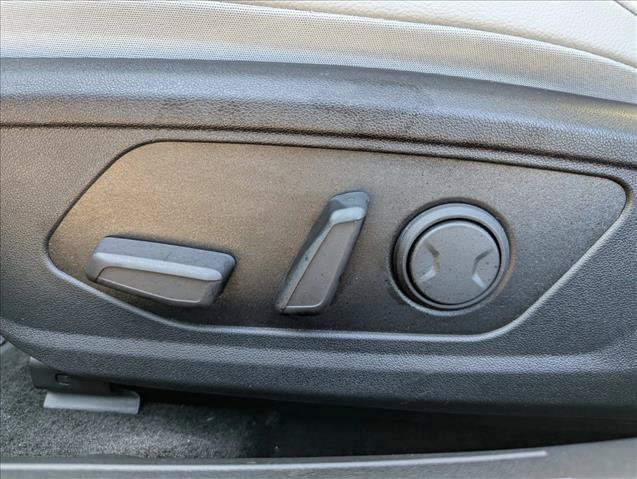 Certified 2025 Hyundai Elantra Limited FWD image 11