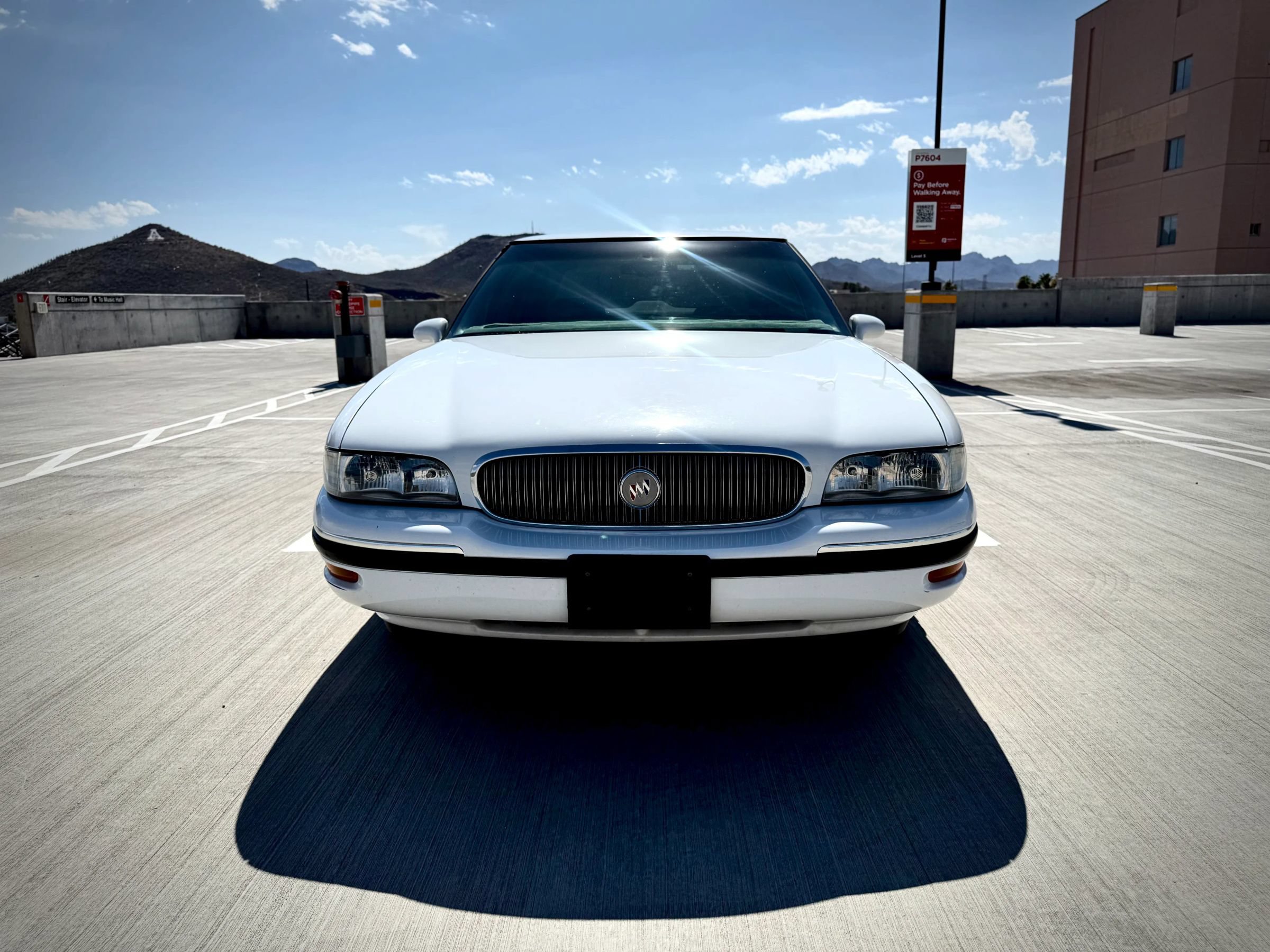 Used 1999 Buick Le Sabre Custom w/ Headliner Lighting Pkg FWD image 1