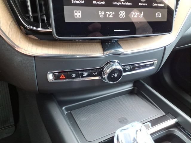 New 2026 Volvo XC60 B5 Plus w/ Protection Package Premier AWD/4WD image 19