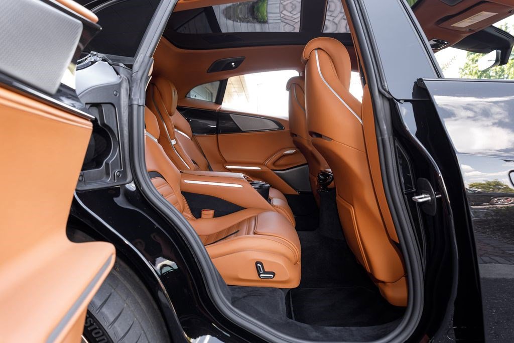 Used 2024 Ferrari Purosangue AWD/4WD image 17