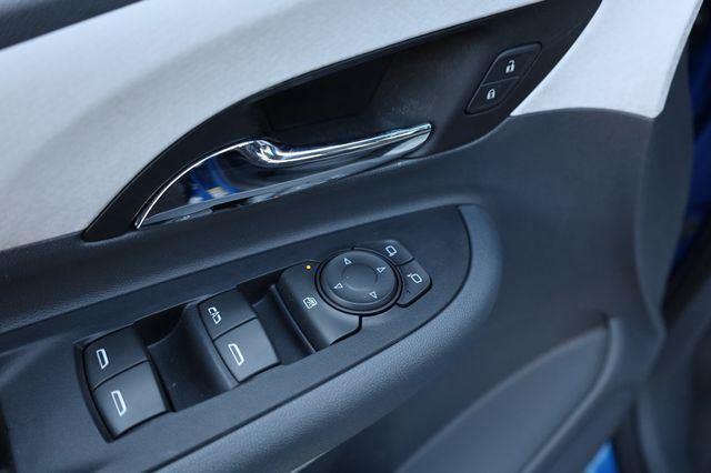 Used 2020 Chevrolet Bolt LT image 31