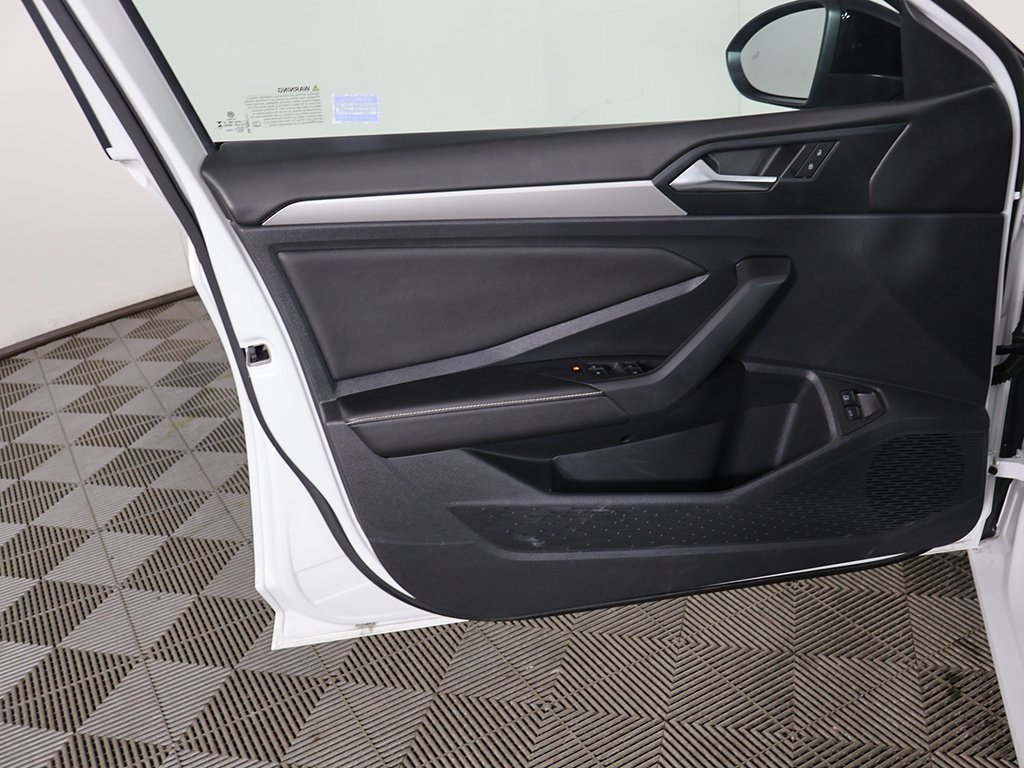 Used 2024 Volkswagen Jetta Sport image 19