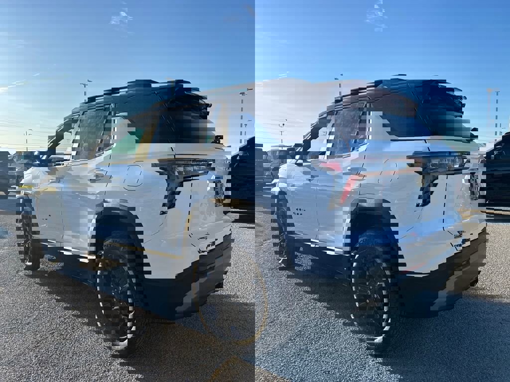 New 2026 Chevrolet Equinox LT w/ Convenience Package II image 4