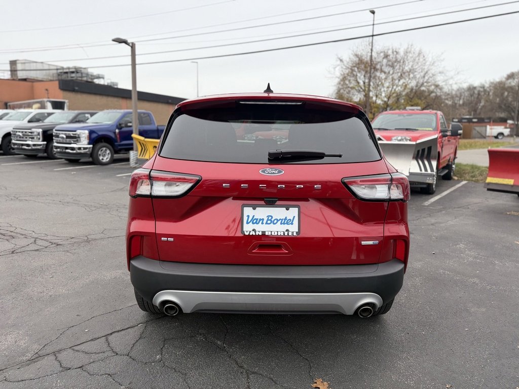 Used 2020 Ford Escape SE image 5