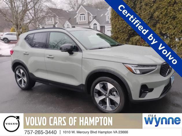Used 2023 Volvo XC40 B5 Plus w/ Driver Assist Package image 1