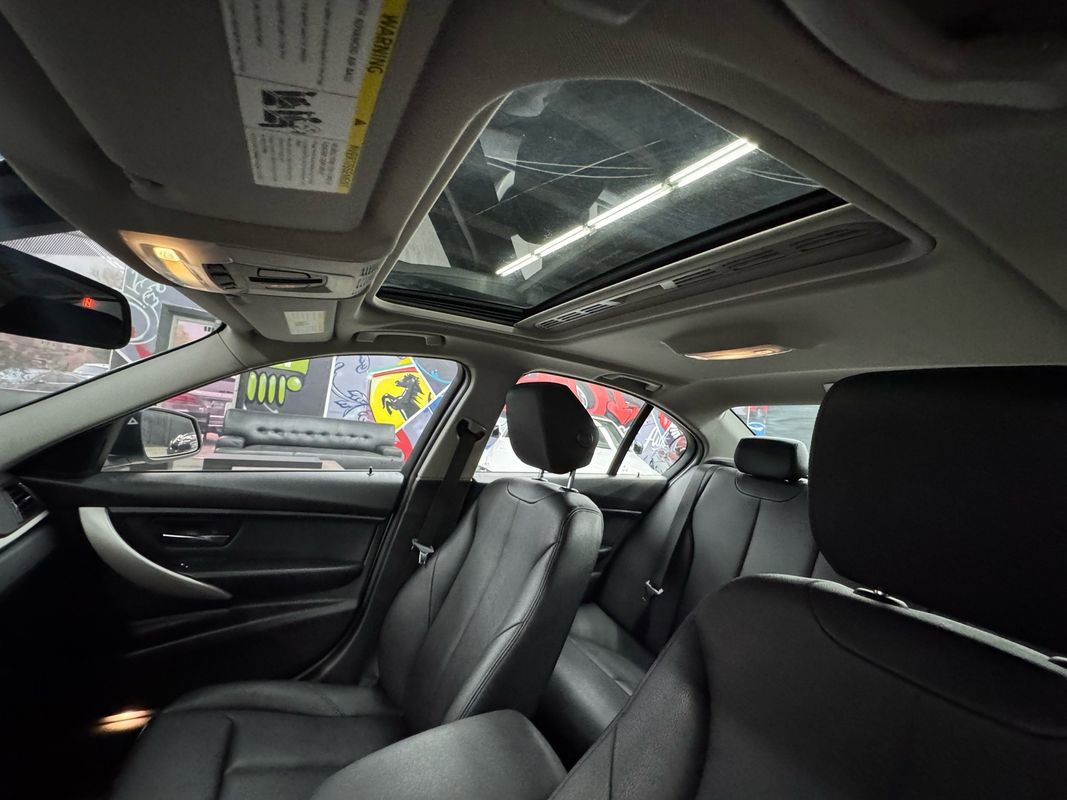 Used 2018 BMW 320i xDrive Sedan w/ Convenience Package image 30