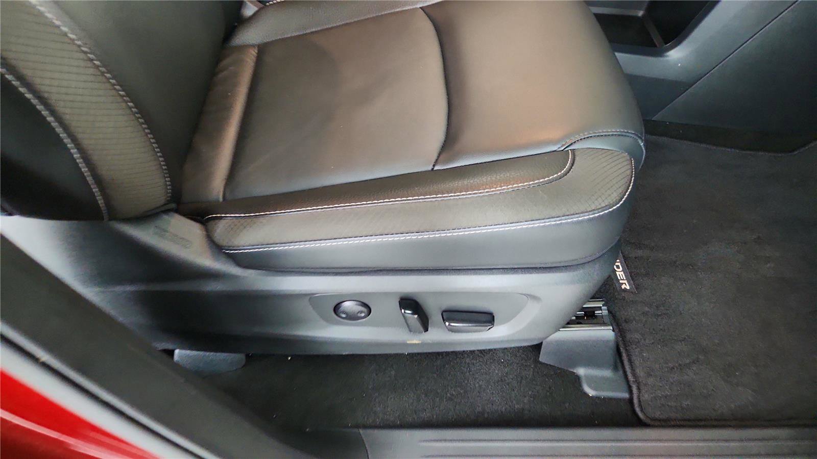 Used 2024 Nissan Pathfinder SL image 27