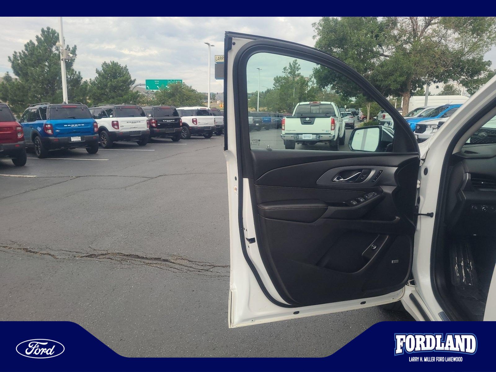 Used 2019 Chevrolet Traverse Premier w/ LPO, Floor Liner Package AWD/4WD image 13
