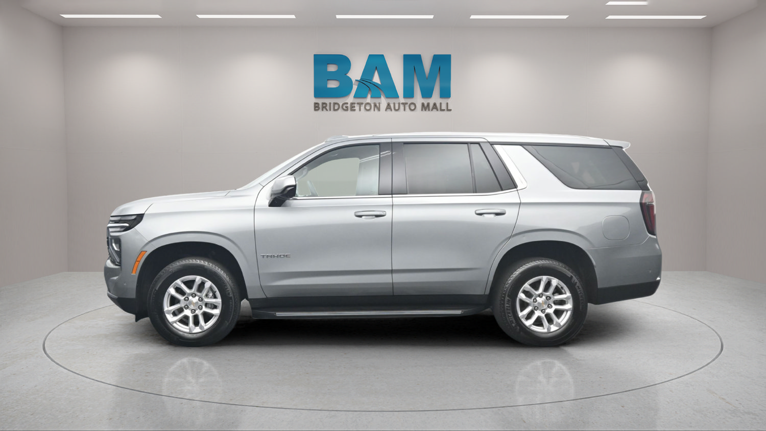 Used 2025 Chevrolet Tahoe LT AWD/4WD image 3