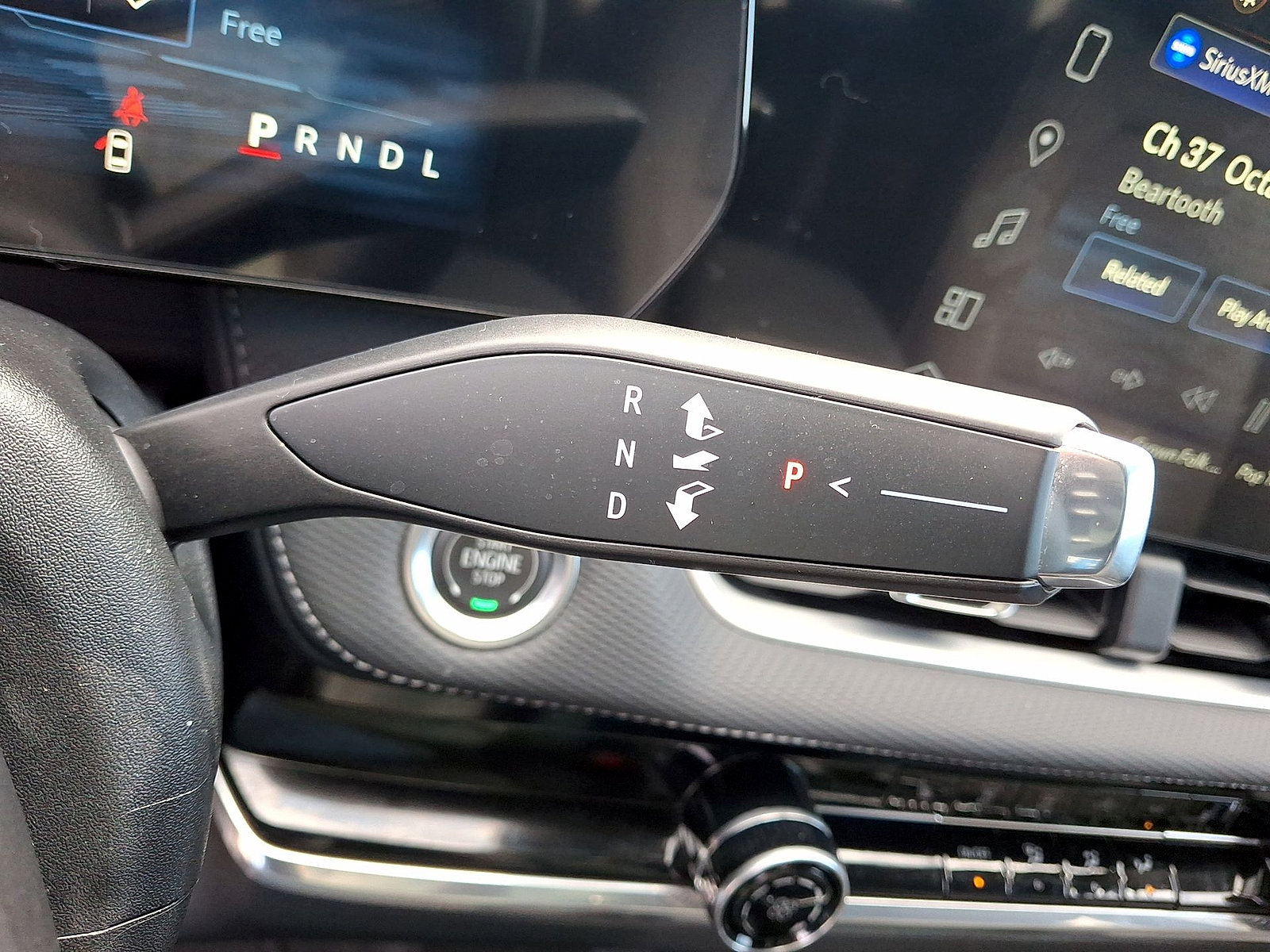New 2025 Chevrolet Equinox LT w/ Safety and Technology Package FWD image 15