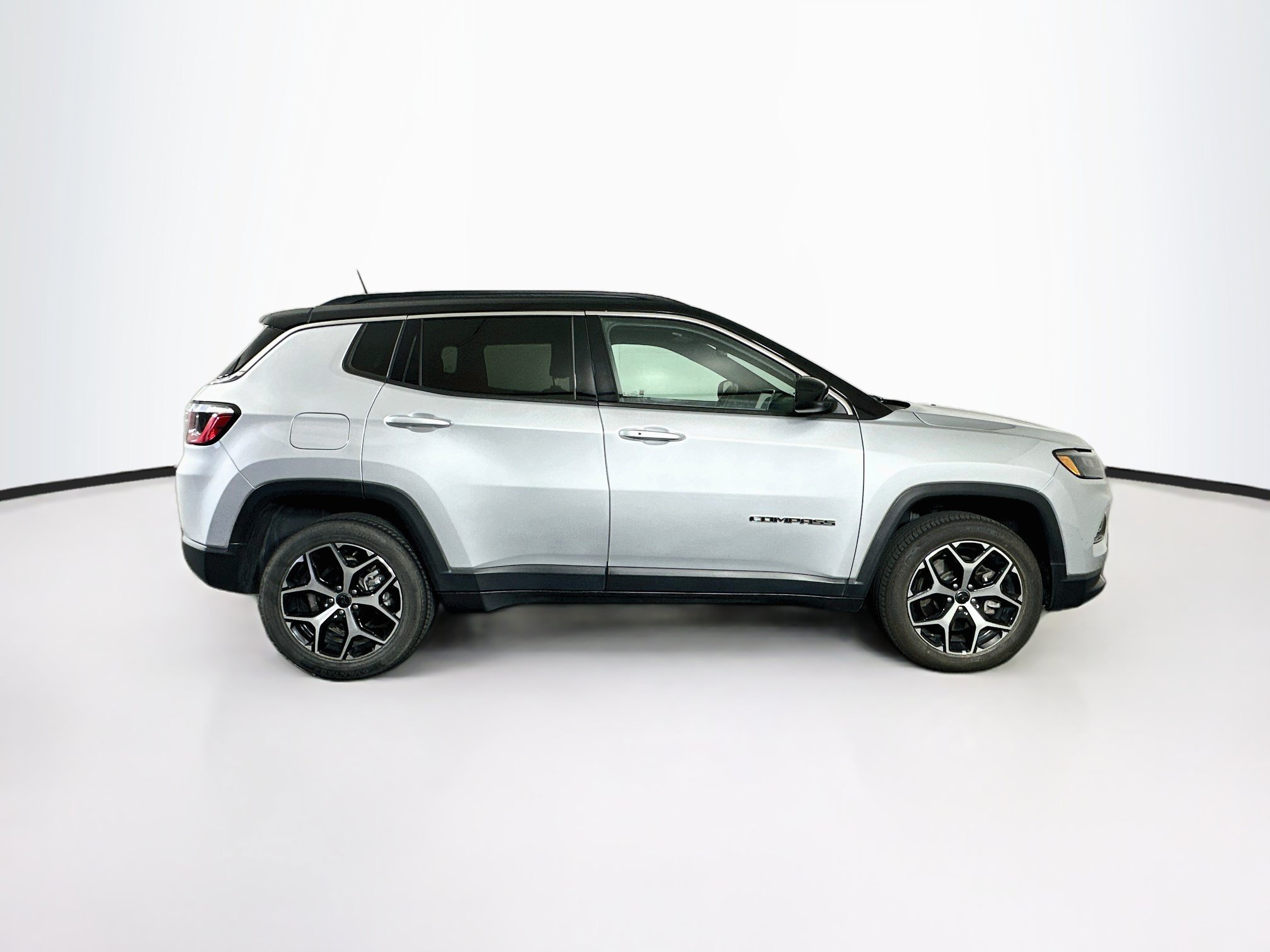 Used 2025 Jeep Compass Limited AWD/4WD image 10