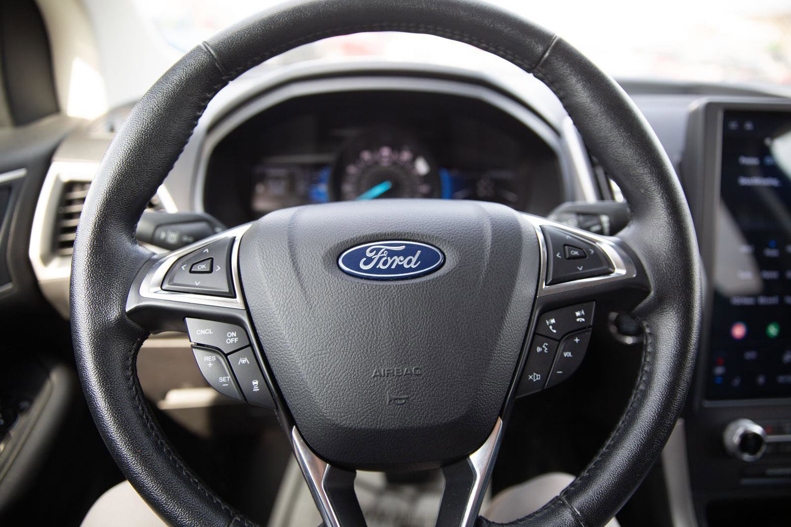 Used 2022 Ford Edge SEL image 11