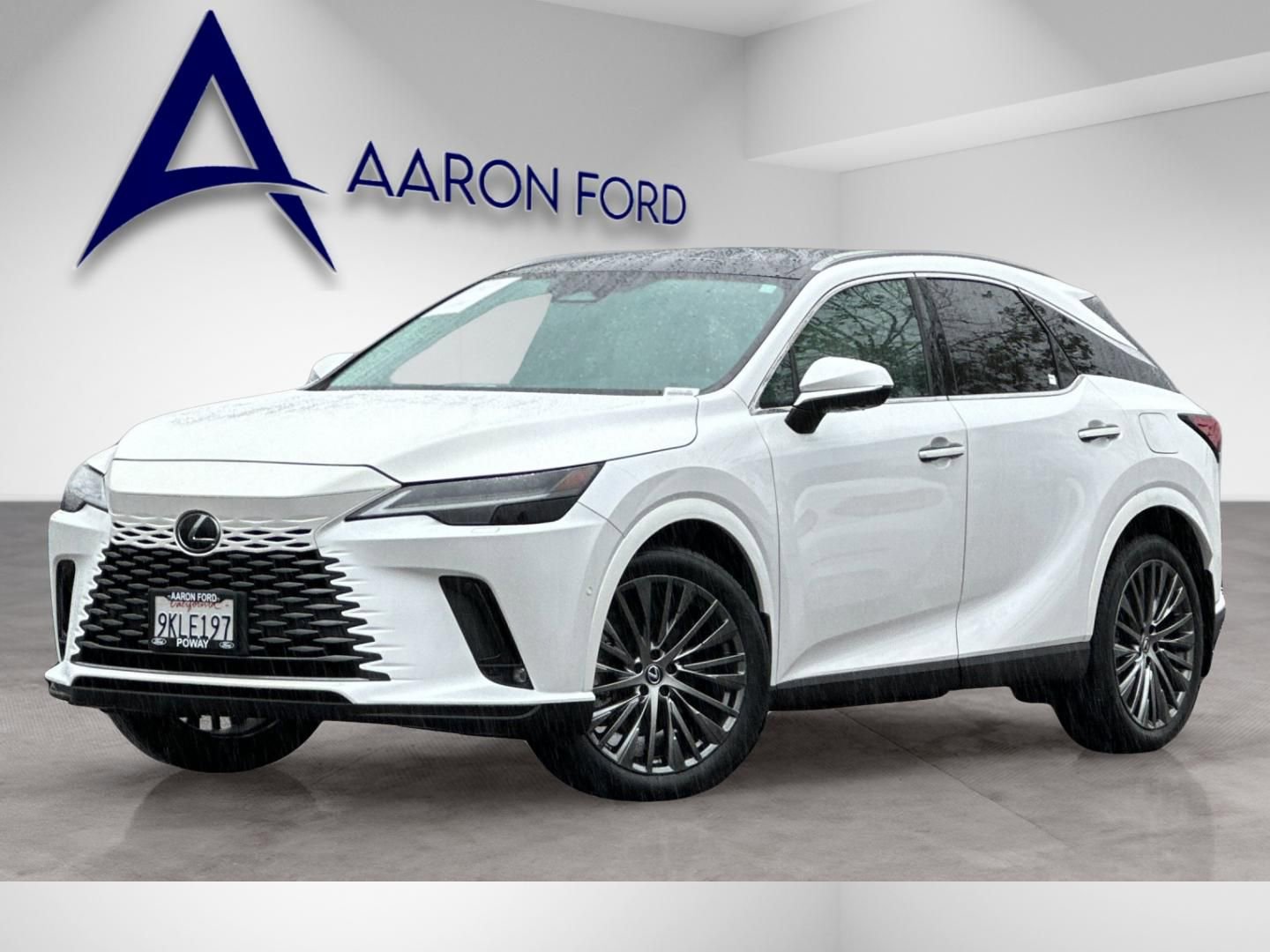 Used 2024 Lexus RX 350 w/ Convenience Package image 2