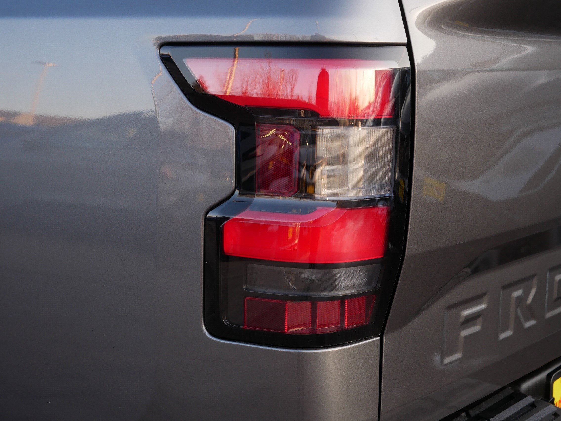 Certified 2024 Nissan Frontier SV w/ SV Convenience Package image 17