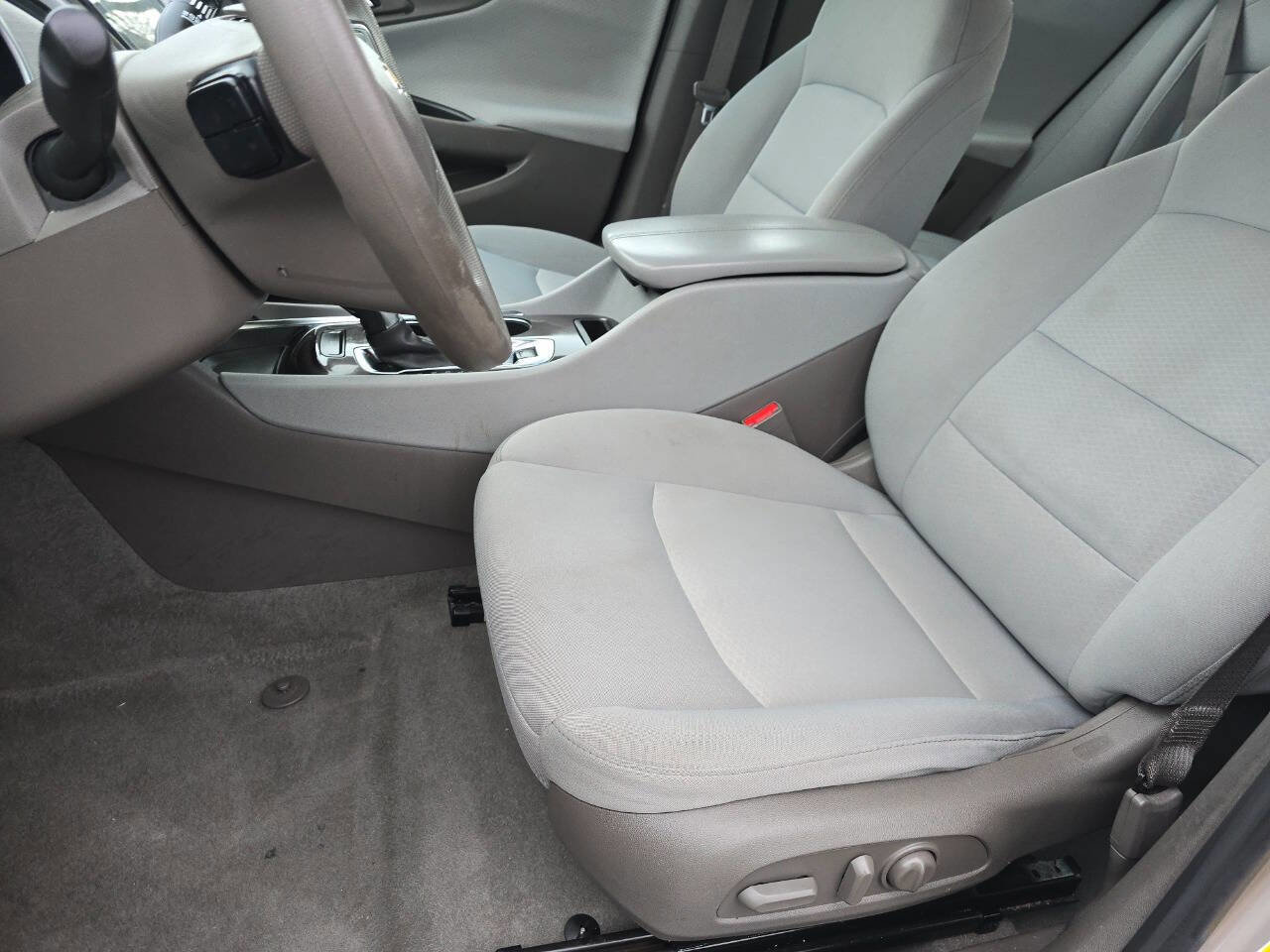Used 2022 Chevrolet Malibu LT image 25