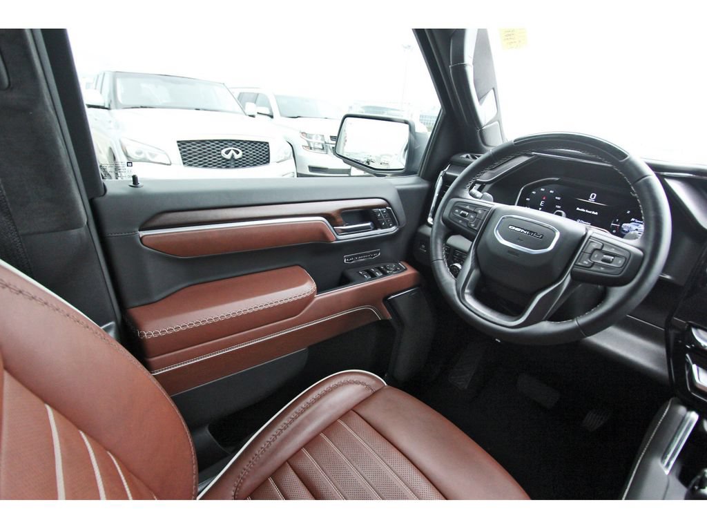 Used 2025 GMC Sierra 1500 Denali Ultimate AWD/4WD image 8