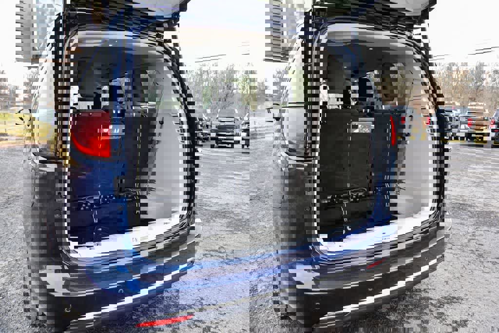 Certified 2019 Chrysler Pacifica Touring Plus image 13